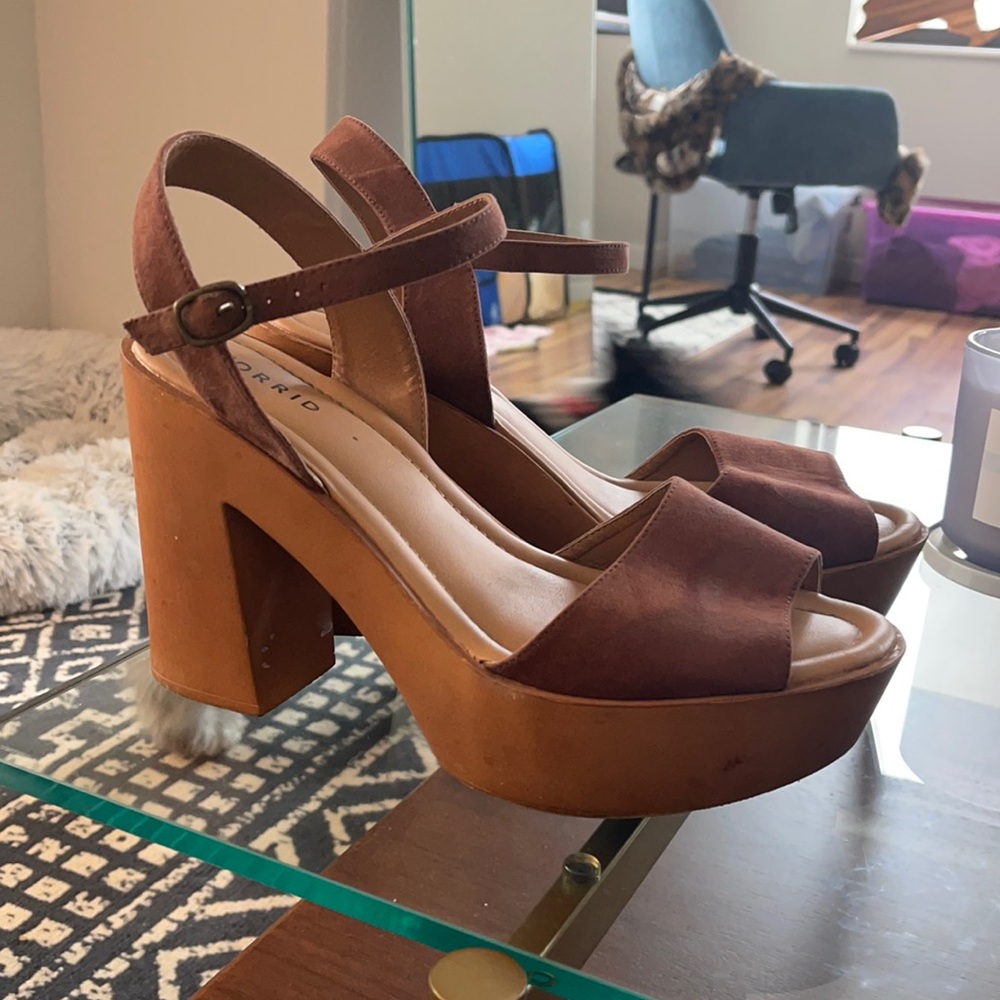 Size: 13 - Retro Opentoed Platform Heels